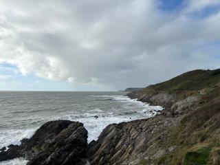 Cosy 2 Bedroom Flat - 9