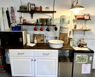 "Lovely Tiny House Rental for a Romantic Getaway in Shepherdstown, West Virginia - 8