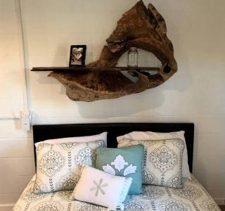 "Lovely Tiny House Rental for a Romantic Getaway in Shepherdstown, West Virginia - 4