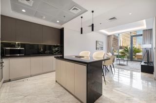 Upscale 2BR with Private Terrace & Pool View - 7