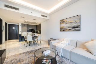 Upscale 2BR with Private Terrace & Pool View - 5