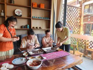 Guilin Village Creek Inn--Fee pick up service over three nights - 4