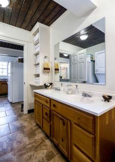 Fantastic Log Cabin Rental for a Fun-Filled Family Vacation in Texas - 3