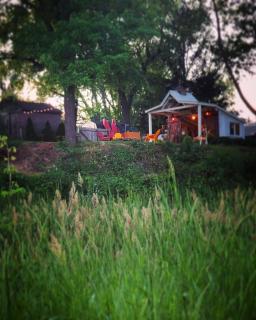 Unique Repurposed Barn near Niles for Glamping in Michigan - 7