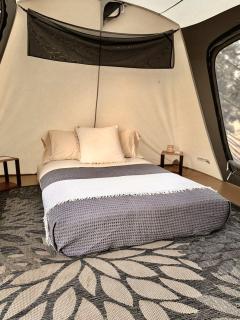 Cute, Lakeside Glamping Bell Tent + Amenities, Wheatland, California - 8