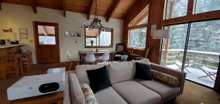 Blue Jay's Nest Sequoia Cabin in Ponderosa, CA - 8