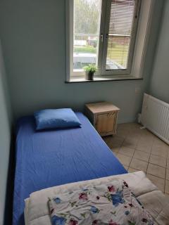 A whole house with 6 separate bedrooms - 7