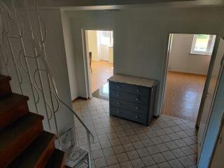 A whole house with 6 separate bedrooms - 2