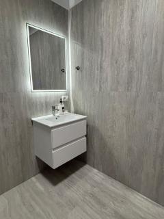 10-th floor flat with stunning city view - 6