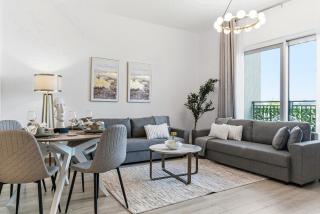 DVH Luxe Retreats 2BR Yas Island by Ferrari World - 1