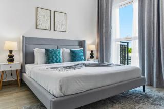 DVH Luxe Retreats 2BR Yas Island by Ferrari World - 1