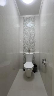 Трехкомнатная квартира рядом с Байтереком - 1