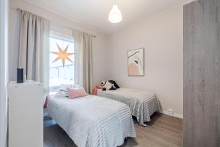 Rovaniemi Riverside Pearl Apartment - Modern Stay Near Santa Claus Village, Sauna & Aurora View - 3