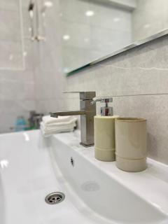 Modern Blue Double Room Apartment in the Center - 4