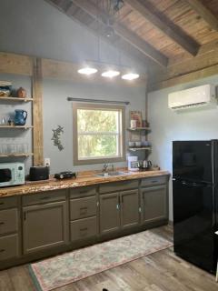 Tranquil Glamping near the Coast: Charming Rustic Cabin Rental in Midway, Georgia - 8