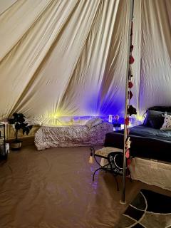 Rustic Bell Tent on a Texan Farm, Nestled in the Sam Houston National Forest, Perfect for a Weekend Getaway - 8