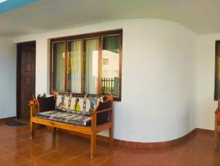 Landa's Guest House - 5