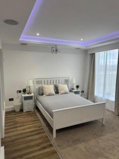 Cinema room apartment 1 - 6