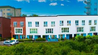 4 bed Townhouse with spectacular views 4 miles from Cardiff 10min drive or train journey to city centre - 9