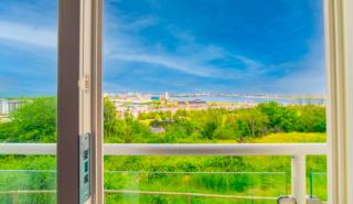 4 bed Townhouse with spectacular views 4 miles from Cardiff 10min drive or train journey to city centre - 8