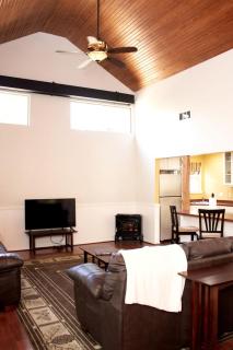 Group Cabin with Kayaks and Foosball Table in La Grange, Texas - 7