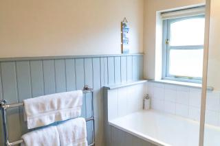 Wilf's Barn, romantic cottage with free parking - 3