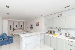 استديو فاخر بشرفة في ابحر - 5