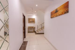 استديو فاخر بشرفة في ابحر - 1