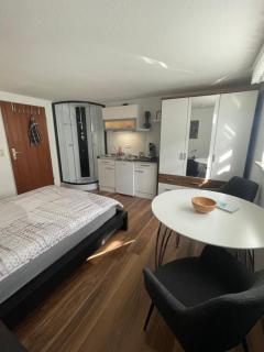 Schickes kleines Souterrain Apartment - 8