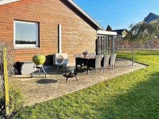 6 person holiday home in Augustenborg - 7