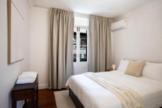 Luxe Pyrmont Apartment - Stylish 2BR Stay Near Darling Harbour - Sydney - 5