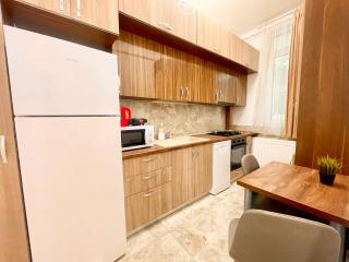 Central Address Studio 12 - 5