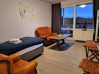 BurgK59, 3 BR, 4 Beds, TV, Kitchen and Bath - 0