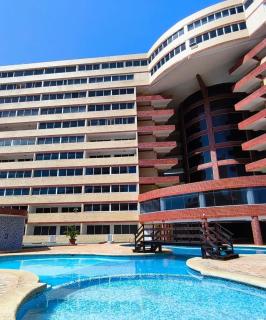 Apartamento Deluxe Costa Azul frente CC La Vela - 9