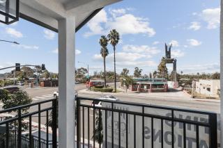 Modern Organic Retreat - New 2 Bed 2 Bath - Close to Beaches & Downtown - 6