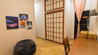 Blue house w garden & mountain view near center - 9