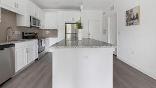 Landing Amazing 1BD Gym Clubhouse - 1