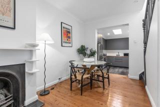 Comfortable 3BR Home for 8 Near Central Station - 1