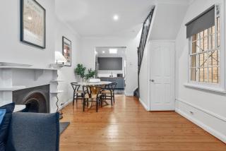 Comfortable 3BR Home for 8 Near Central Station - 2