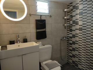 Sea Side Studio with Balcony and Sea View - 9