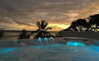 Reef Penthouse - Sea Front - 0