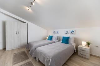 Villa San Martino With Heated Pool , Outside Jacuzzi & Hydromassage bathub - 5