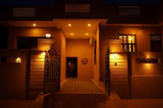 Happy Home Jaipur - Peaceful Villa with Garden - 8