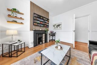 Citylink Spacious 5-Bedroom House,Wi-Fi,Easy Access to Excel and Central London - 0