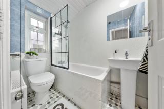 Citylink Spacious 5-Bedroom House,Wi-Fi,Easy Access to Excel and Central London - Londres - 6