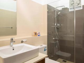 Somerset Beach front By ocean Breeze apartments, - 5