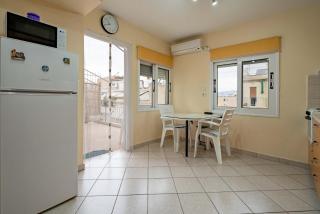 The Athenian Spot - 6