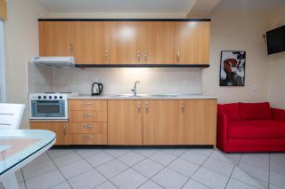 The Athenian Spot - 5