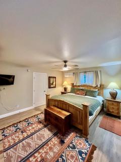 The Whiskey Row Bungalows - Steps to Downtown! - 3