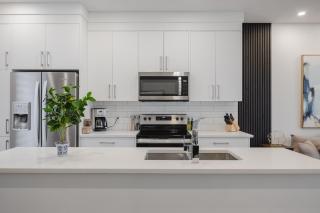 Townhome with Free Parking, Near Downtown - 9